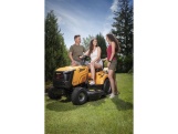 Travní traktor 92 cm se zadním výhozem a hydrostatickou převodovkou Riwall PRO RLT 92 HRD