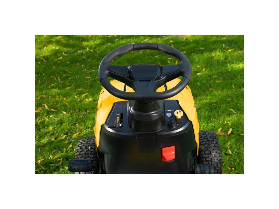 Travní traktor 92 cm se zadním výhozem a hydrostatickou převodovkou Riwall PRO RLT 92 HRD