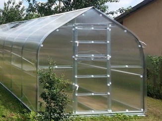 Podle značky –  Gardentec Standard 2 x 2,5 m, polykarbonát 4 mm